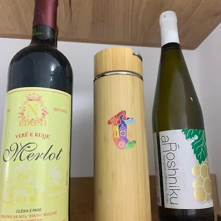 דירה Dhimo's Apartament בראט