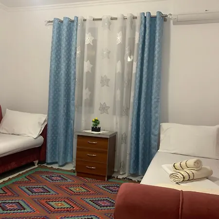 Dhimo's Apartament *